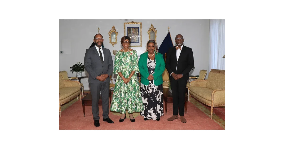 Hope Ratliff The Governor General received Jerome Sawyer, Hope Ratliffe,