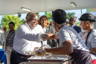 Prime Minister Davis Joins DPM Cooper to Mark Two Million Breakfasts Served in Primary Schools